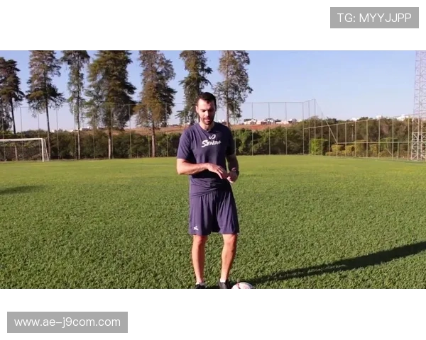 如何快速掌握足球转身技巧提高场上灵活性和突破能力的实用教程