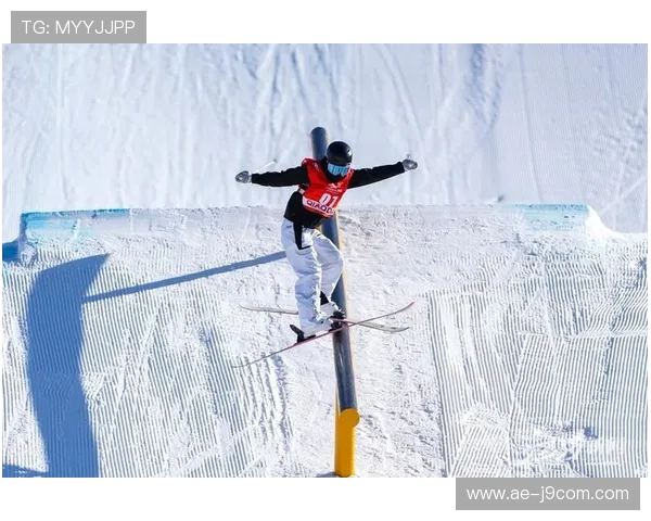 雪滑道足球：极限滑行与激情对抗的全新冬季运动体验